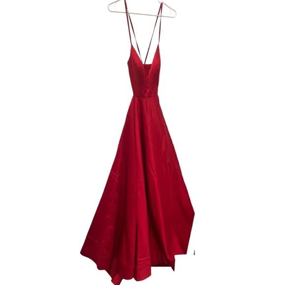 La Femme Strappy Back Satin Ballgown in Deep Red.Size 2 - Picture 6 of 16